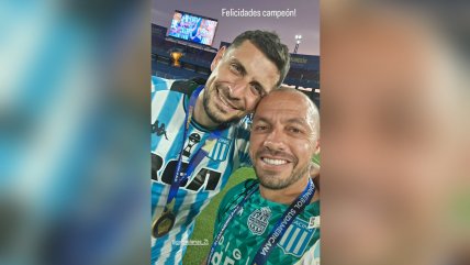   Marcelo Díaz celebró en cancha con Gabriel Arias el título de la Copa Sudamericana 