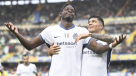 Inter aplastó con cinco goles a Hellas Verona y dormirá como líder de la Serie A