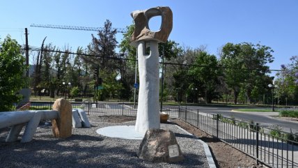   Inauguran escultura en la Plaza Patricio Aylwin de Providencia 