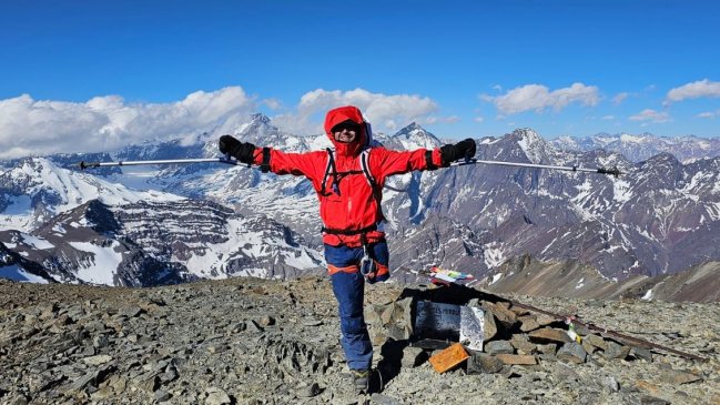 Julio Soto logró cumbre en El Plomo y va por el volcán más alto de América