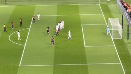  [VIDEO] El golazo de Ronaldinho de tiro libre a Real Madrid  