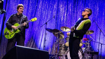   Los Tres tocaron con miembros de Café Tacvba en México 