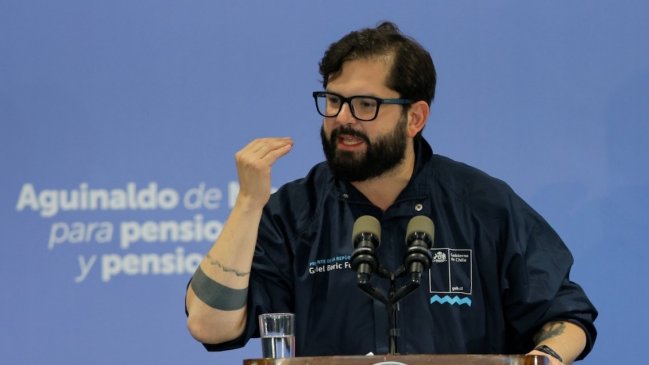 Boric sube el tono: Ninguno de los que pelean en el Congreso tiene problemas con sus pensiones