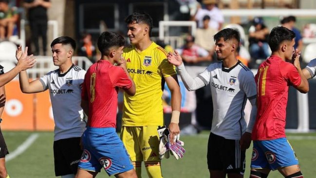 Colo Colo ganó la Proyección con gran actuación de Eduardo Villanueva en los penales