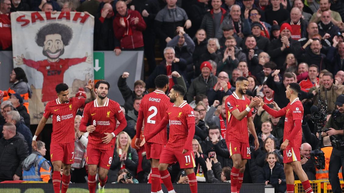 Nueve personas fueron detenidas por cánticos ofensivos en el Liverpool-Manchester City