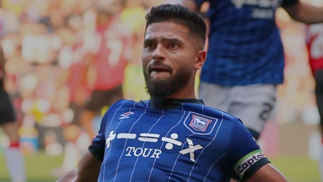 Capitán de Ipswich Town, Sam Morsy, se negó a llevar la jineta arcoíris