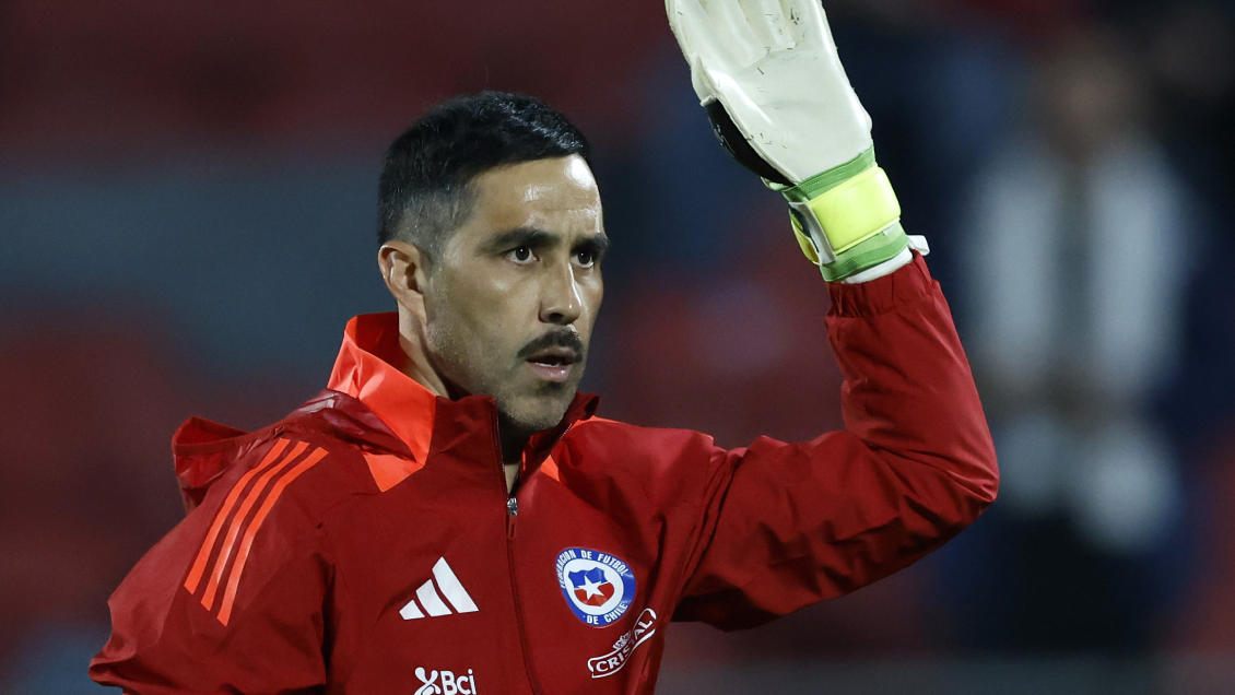 Colo Colo trabaja en el inicio de contactos formales con Claudio Bravo