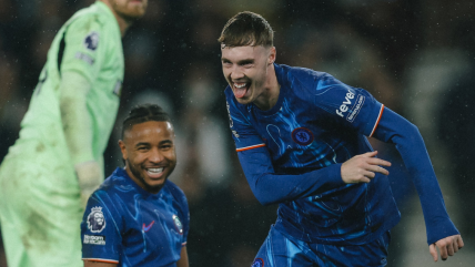   Chelsea aplastó a Southampton y se acercó al liderato de la Premier 