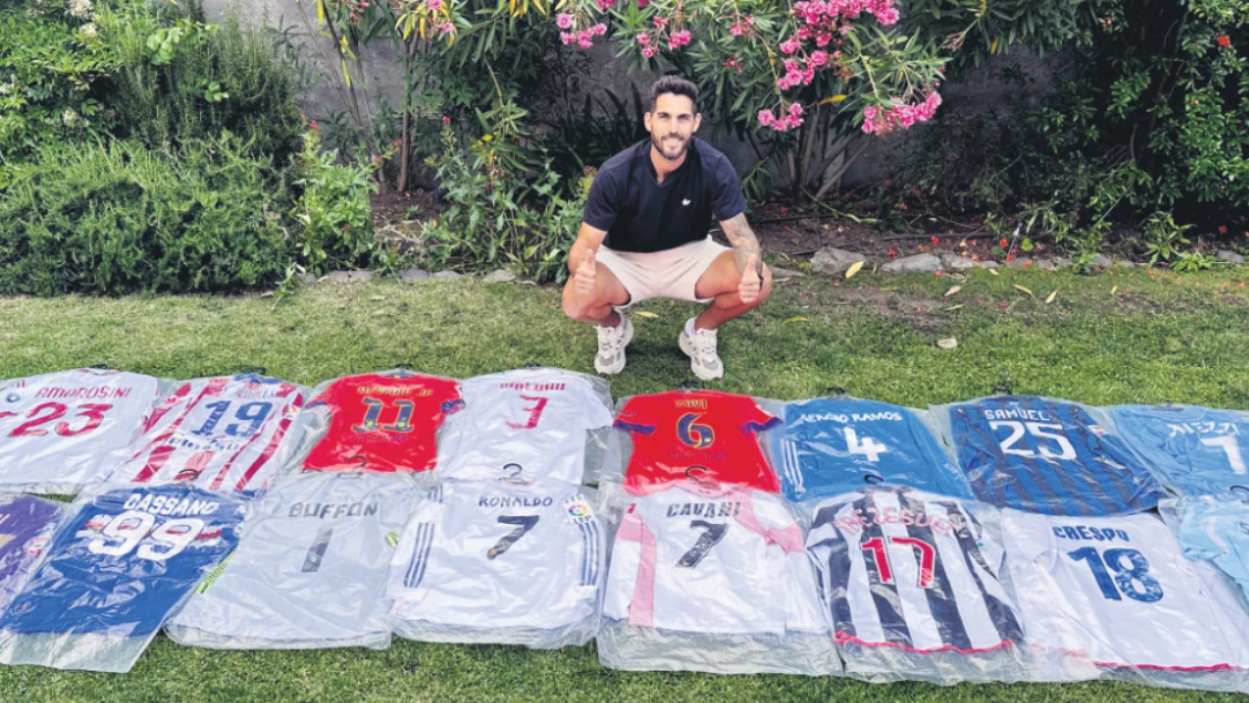 Joaquín Larrivey rematará colección de camisetas: Solo conservaré la de Messi