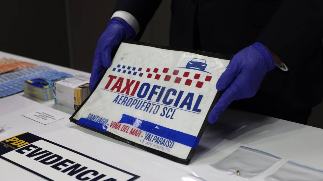 Nueve taxistas informales fueron detenidos por estafar a turistas en el aeropuerto