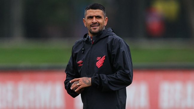 Atlético Paranaense destituyó a Lucho González tras el descenso