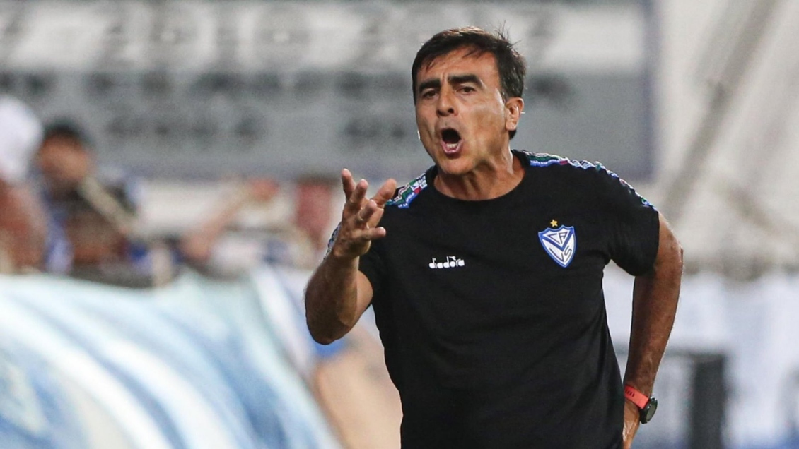 Gustavo Quinteros arremetió contra el arbitraje tras perder la final con Vélez