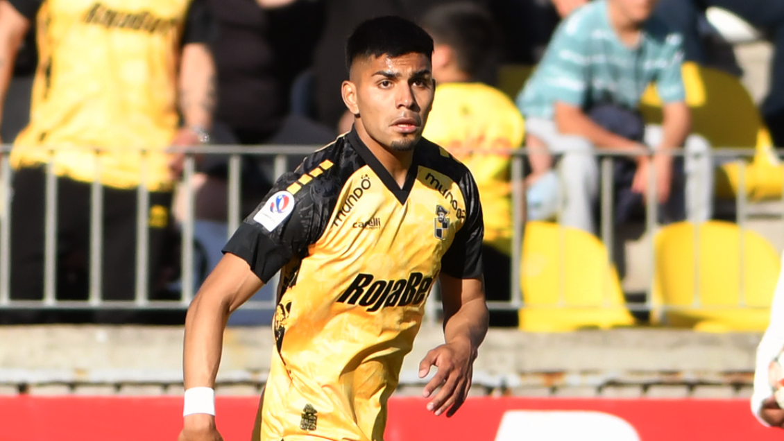 Universidad Católica oficializó la llegada de Dylan Escobar desde Coquimbo