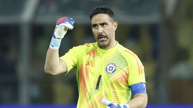Director de Blanco y Negro: Claudio Bravo es una alternativa en el arco de Colo Colo