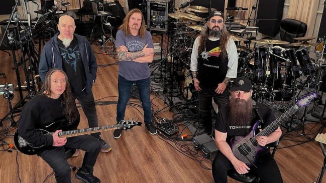 Por Navidad: Segundo show de Dream Theater en Chile adelantó su horario