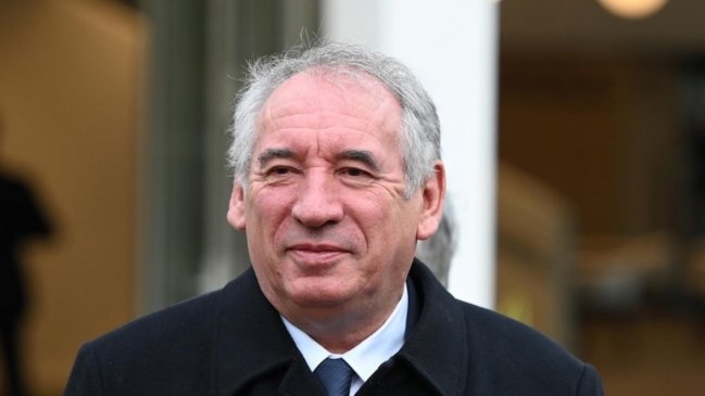 Macron nombra al centrista François Bayrou como nuevo primer ministro