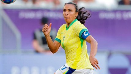   Brasileña Marta recibió premio que lleva su nombre al mejor gol del fútbol femenino 