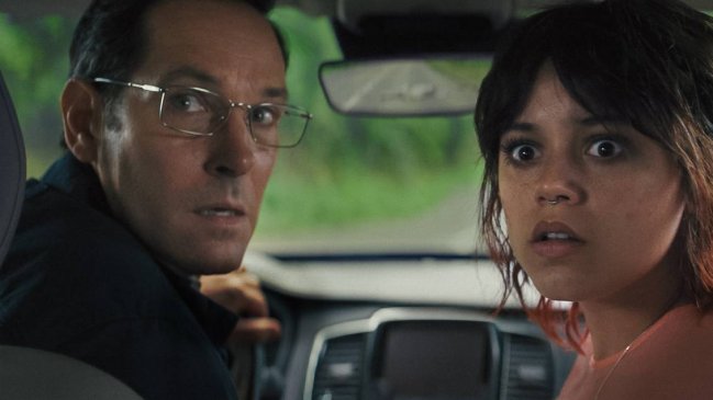 Jenna Ortega y Paul Rudd enfrentan a un unicornio asesino en el trailer de 