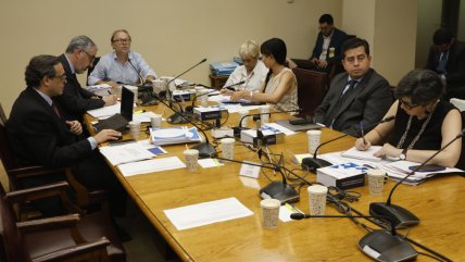 Comisión de Constitución del Senado aprobó, en general, la reforma al sistema político y electoral