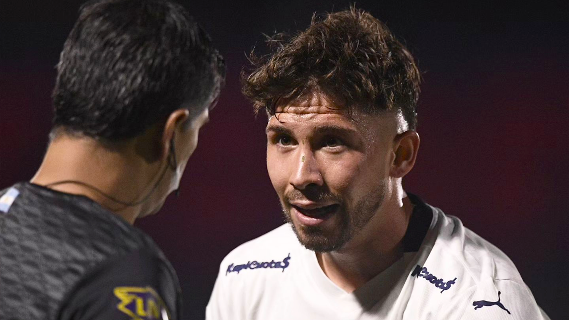 Llamado de Riquelme a Loyola generó 