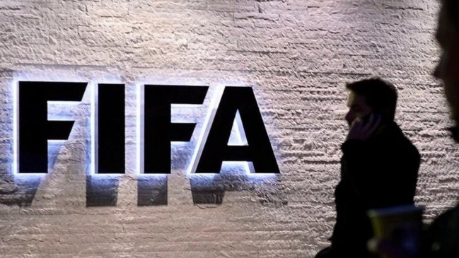 La FIFA implementó un reglamento provisional sobre el Estatuto y Transferencia de Jugadores