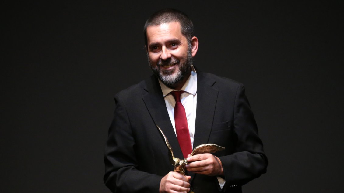 Cristián Arcos recibió el Premio Nacional de Periodismo Deportivo 2024