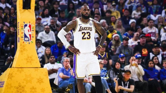 Los Lakers ganaron el duelo navideño ante los Warrriors