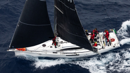   Tragedia en regata Sidney-Hobart: Accidentes por mal tiempo dejaron dos muertos 