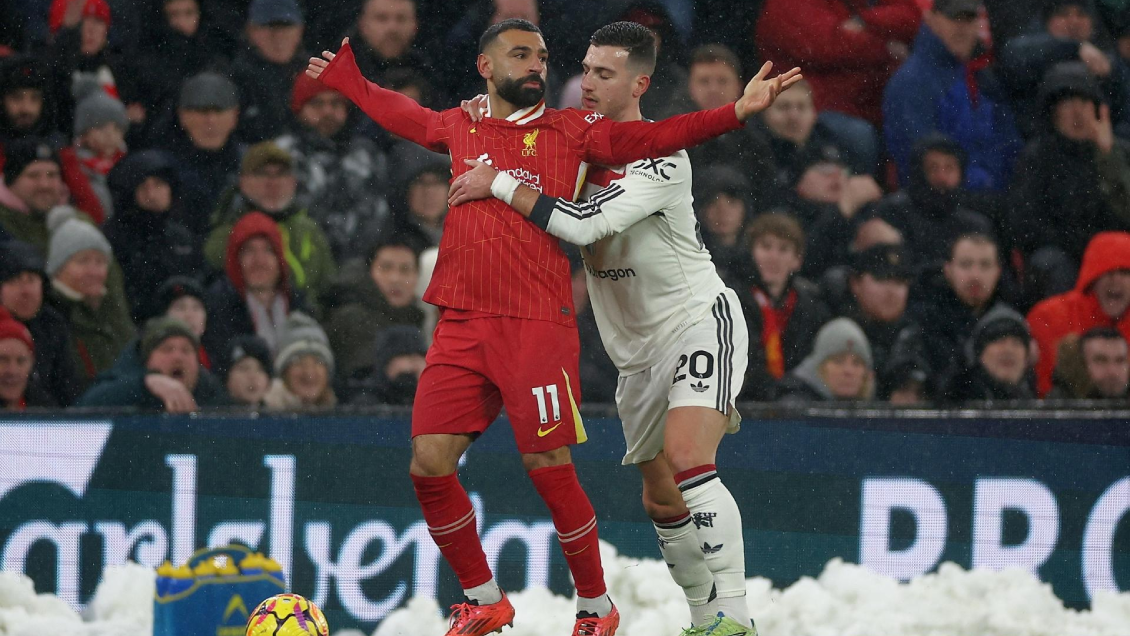 Manchester United se llevó un movido empate en su visita a Liverpool por la Premier