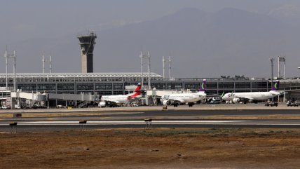  Desperfecto mecánico de avión obligó el cierre de pista en Aeropuerto de Santiago  