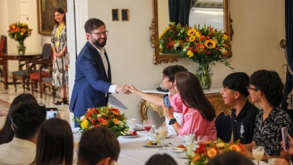 El desayuno del Presidente Boric con estudiantes destacados de la PAES