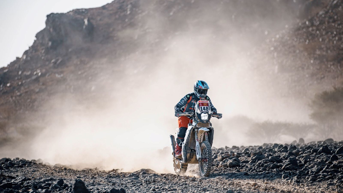 Tomás de Gavardo entró en el umbral de los 50 mejores en moto en el Rally Dakar