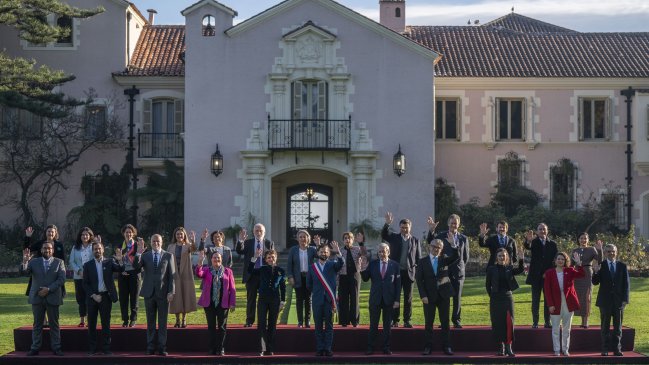 Longanizas, cascos, máscara de Tutankamón: Los regalos más raros recibidos por los ministros