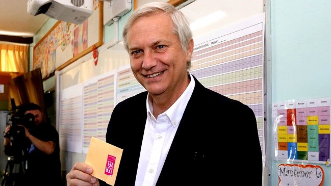 Kast confirmó candidatura presidencial a primera vuelta: Ofrece 