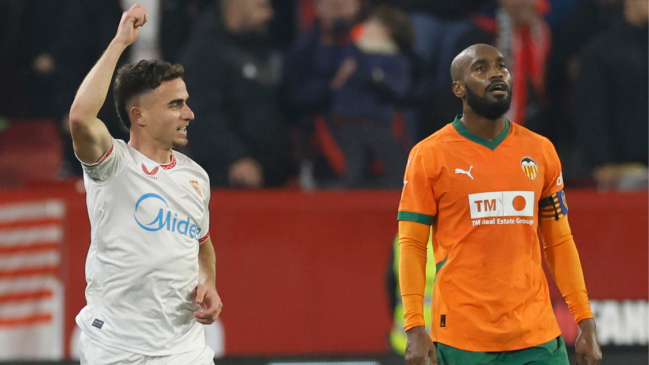 Valencia perdió puntos importantes en el final frente a Sevilla y sigue colista en La Liga