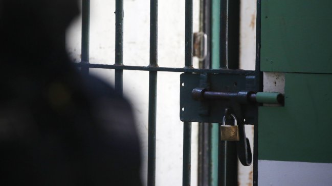 PDI indaga asesinato de reo al interior de cárcel en Valdivia
