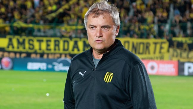 Peñarol realizó 11 cambios y generó un lío para el segundo tiempo ante Colo Colo