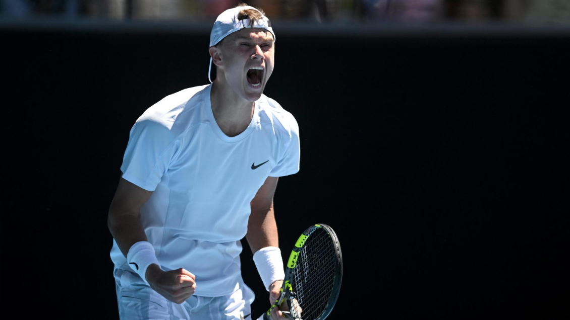 Holger Rune avanzó en el Abierto de Australia tras vencer a Zhizhen Zhang