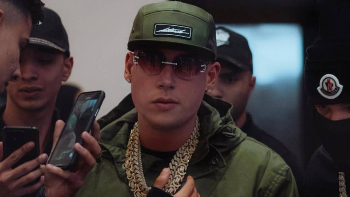 Reggaetonero Cosculluela será imputado por matar a dos caballos y herir jinetes