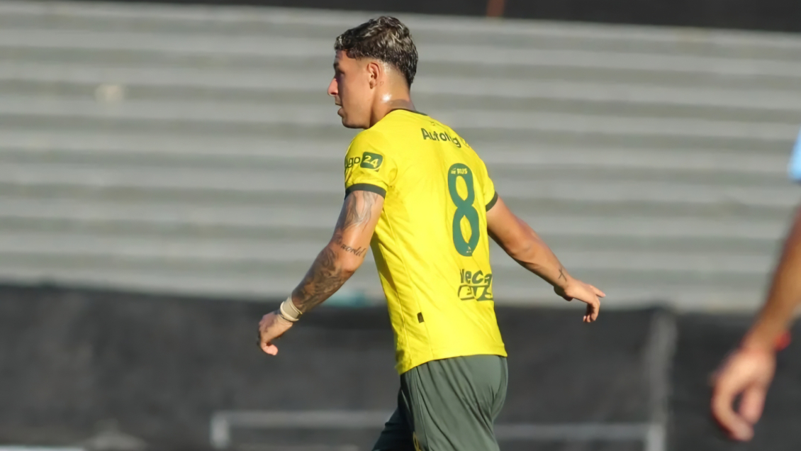 Defensa y Justicia de César Pérez tropezó en su amistoso contra Montevideo City