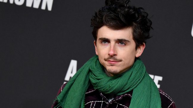 Multan a Timothée Clamet por dejar mal estacionada una bici eléctrica en Londres