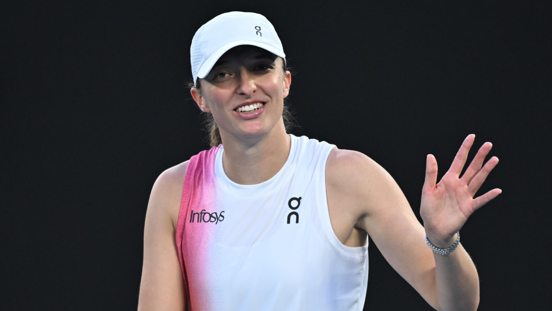 Swiatek pasó la aplanadora ante Lys para avanzar a cuartos de final en Australia