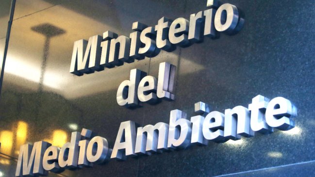 Ministerio de Medio Ambiente ofrece puestos de trabajo con sueldos de cerca de $3 millones