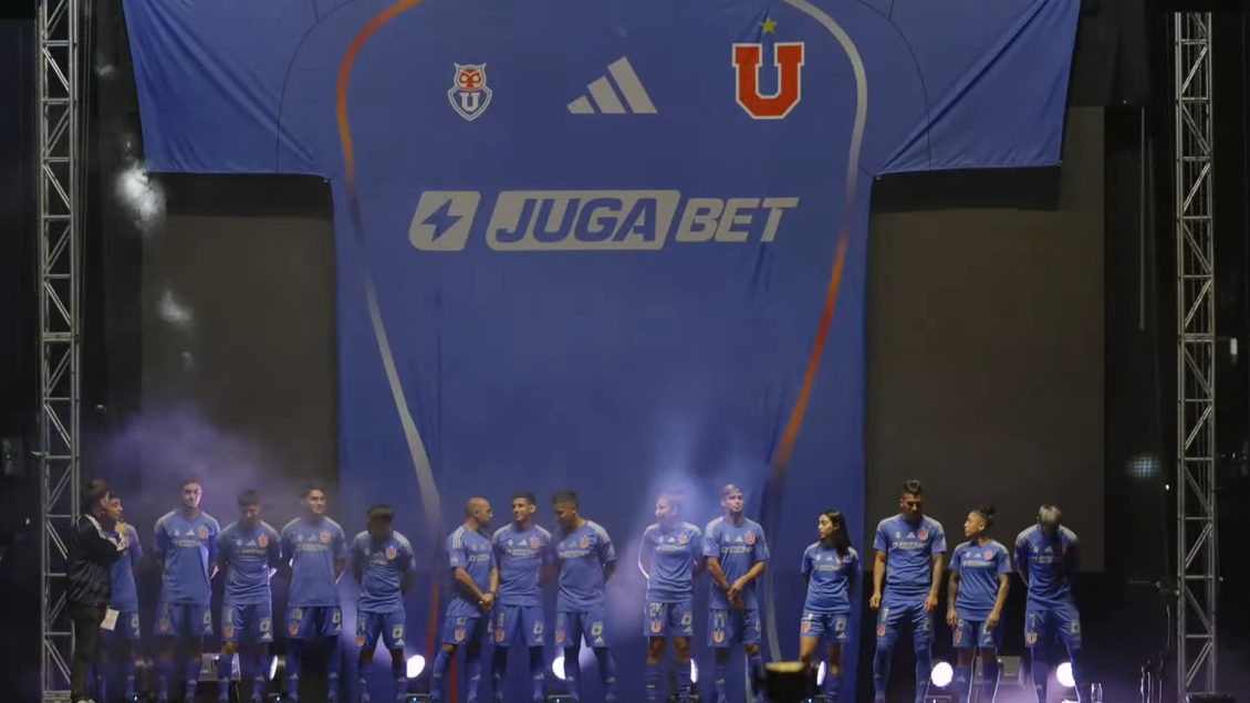 Universidad de Chile presentó su nueva camiseta para la temporada 2025