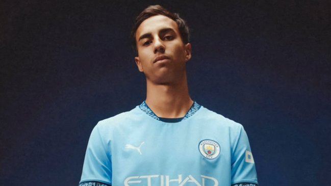 Manchester City presentó al brasileño Vitor Reis como su nuevo jugador