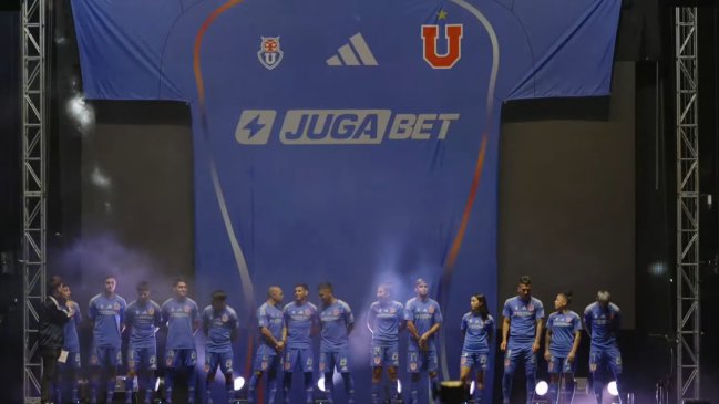 Universidad de Chile presentó su nueva camiseta para la temporada 2025