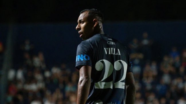 Colo Colo desechó la opción de Sebastián Villa y evalúa otro delantero