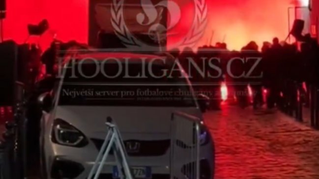 Barristas de Real Sociedad y Lazio protagonizaron masiva pelea en las calles de Roma