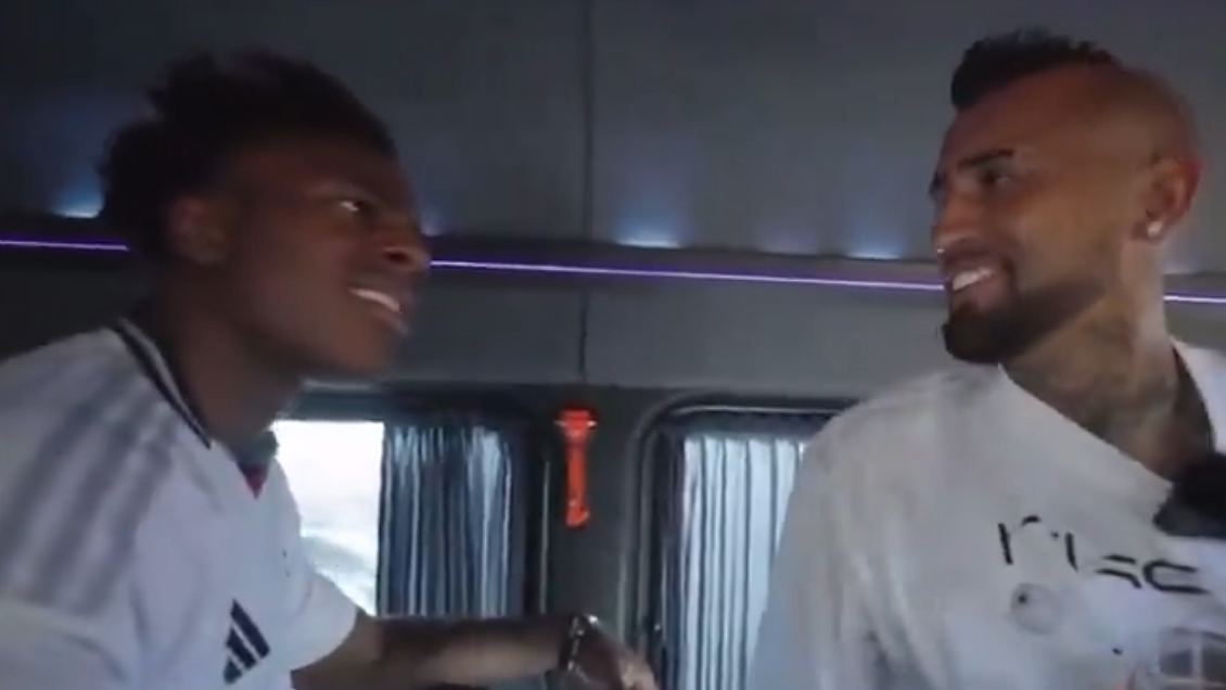 [VIDEO] No le gustó la respuesta: Speed le hizo elegir a Vidal entre Messi y Cristiano Ronaldo