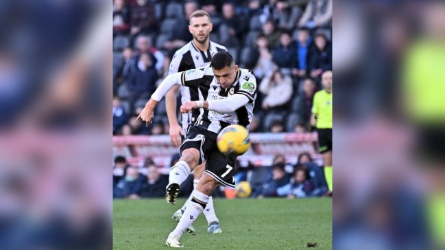 DT de Udinese defendió a Alexis: 